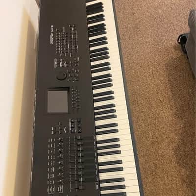 Yamaha Motif XF 8 Production Synthesizer Used in mint condition