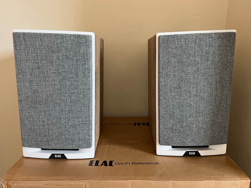 Elac Uni-Fi Reference UBR62 Bookshelf Speakers (Pair) - White Oak image 1