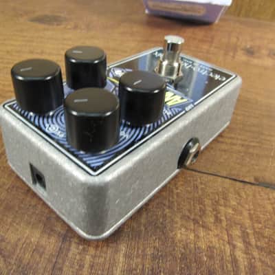Electro Harmonix "The Analogizer" Filter / Distortion Effects Pedal With Box image 4