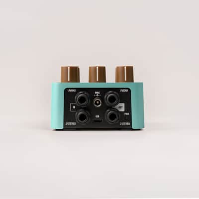 Universal Audio DEL-VERB Ambience Companion Reverb and Delay Pedal image 2