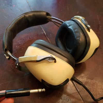 Sansui SS20 Heaphones Egg Over Ear Two-Way 1970s - Cream and black image 1
