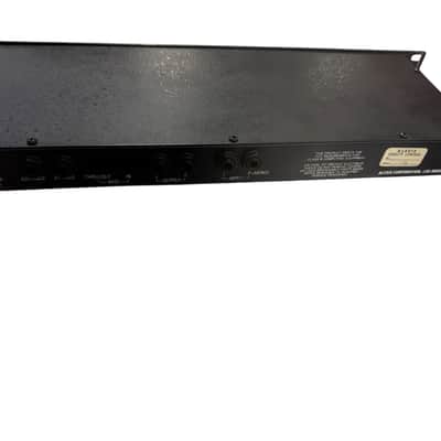Alesis QuadraVerb 20k Bandwidth Simultaneous Digital Effects Processor 1990s - Black image 2