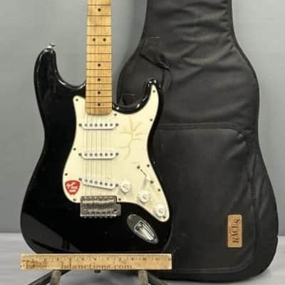 Vintage 1999 Black Fender Stratocaster Made in Mexico w/Gig Bag image 2