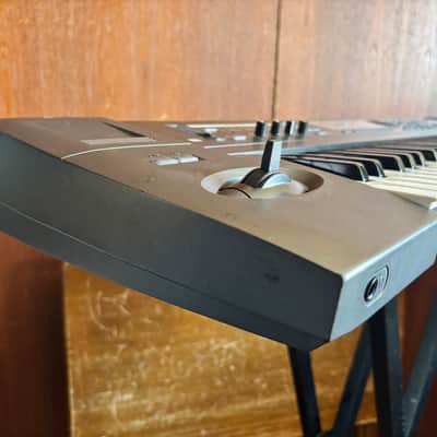 Korg TR61 61key MUSIC WORKSTATION KEYBOARD w/ power supply image 6