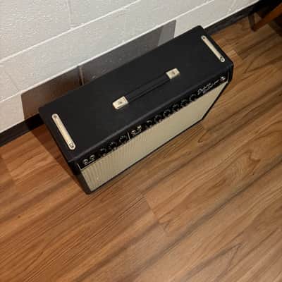 Fender Deluxe Reverb 2-Channel 22-Watt 1x12" Guitar Combo 1965 - Black Panel image 5