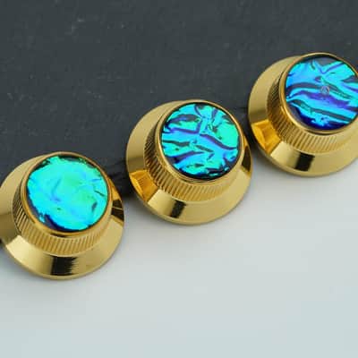 Top Hat Potentiometer Control Knobs with 6.3mm Dia. Shaft Pots - 3PCS CNC Aluminium alloy Bell Speed Tone Volume Switch Knob Replacement for Electric Guitar or Precision Bass, Gold image 4