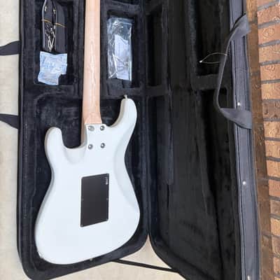 Charvel MJ So-Cal Style 1 HSS FR M, Maple Fingerboard - Snow White image 2