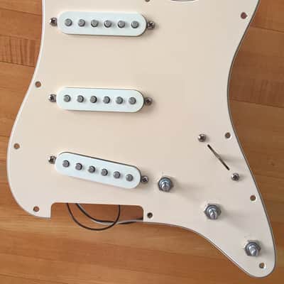 2002 Fender MIM Standard Stratocaster Loaded Pickguard -- Excellent Condition image 1