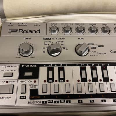 Roland TB-303 Bass Line Synthesizer Module