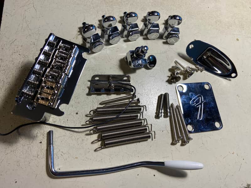 Fender Player Strat Stratocaster Hardware Bridge Locking Vtg Tuners Plate Output image 1