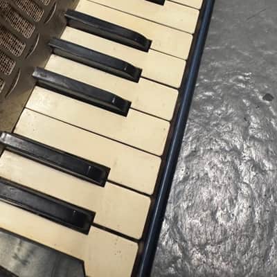Hohner Imperial I Accordion (Used) image 5