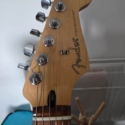 Fender Player Stratocaster with Pau Ferro Fretboard 2018 - 2024 - Polar White image 3