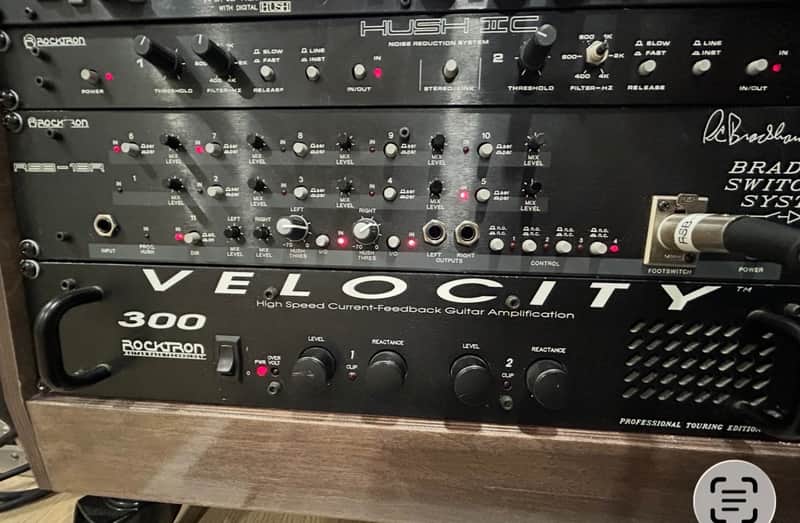 Rocktron Velocity 300 - Black image 1
