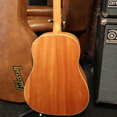 Gibson J-35 Faded 30's Antique Natural image 4
