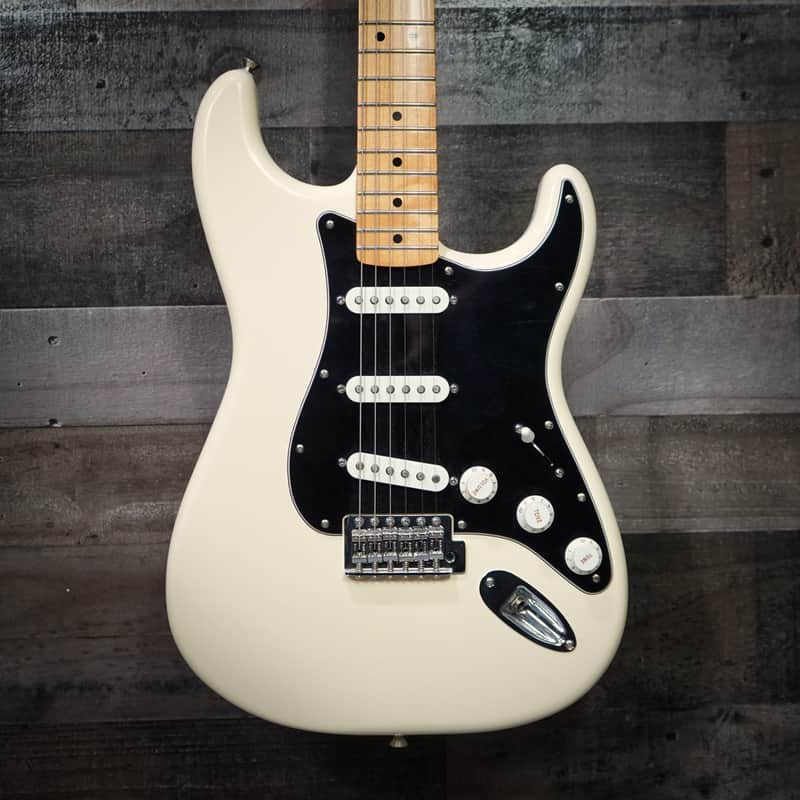Fender Stratocaster Made In Mexico Olympic White w/Black Pickguard