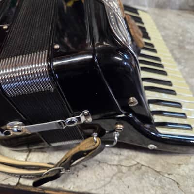 Marinucci 17" keyboard 2/4 reed image 5