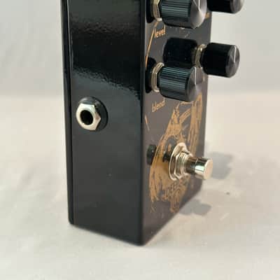 Walrus Audio Deep Six Compressor V1 Limited Edition - Angler Fish 2014 - 2016 - Black / Gold Angler Fish image 3