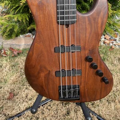 Warmoth Jazz Bass; Luthier-built in 2015; Natural walnut/wenge/ebony; Bartolini Active EQ; NICE! image 3