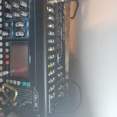 Allen & Heath QU-16 16-Channel Digital Mixer 2013 - Present - Black image 3