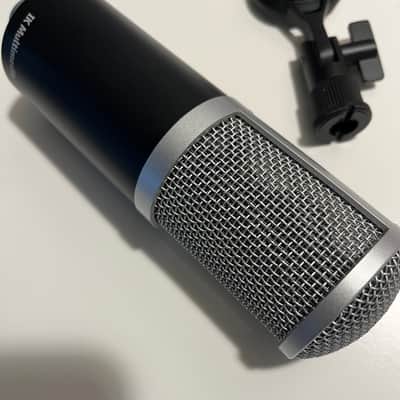 IK Multimedia Condenser Microphone 2015 - Black Silver image 1