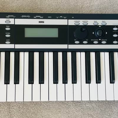 Korg X50 61-Key Music Synthesizer 2000s - Black