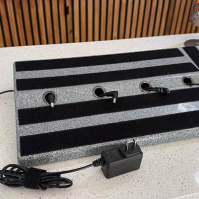Rockhouse Granite Speckle Velcro Guitar Pedalboard w/ Power Supply - Excellent Condition - Palm Harbor, FL image 1