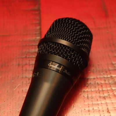 Shure PGA57 Cardioid Dynamic Instrument Microphone image 2