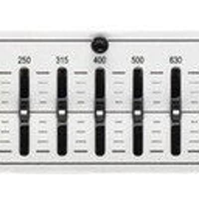 dbx 131s Single 31-Band Graphic Equalizer, 1/3-octave Constant Q frequency bands 15 Watts image 1