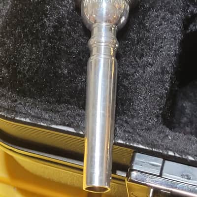 Yamaha Bb Trumpet - Model YTR200ADII - 2026 - Brass Plated - BEAUTIFUL! image 4