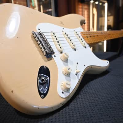 Fender Custom Shop Fat 50’s Stratocaster Relic LTD 2017 - Aged Desert Sand #0453 image 4