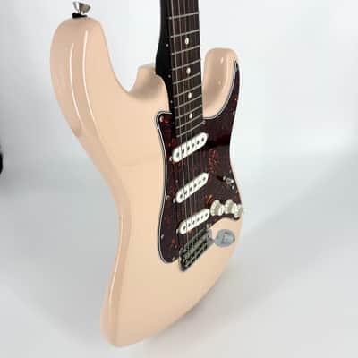 2021 Fender Limited Edition American Professional II Stratocaster Solid Rosewood Neck - Shell Pink image 7