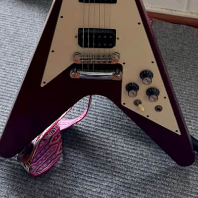 Gibson Flying V 67 reissue 2011 - Cherry image 5
