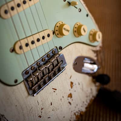 1963 Namm Fender Stratocaster Custom Shop Limited Edition Vintage White Heavy heavy relic image 3