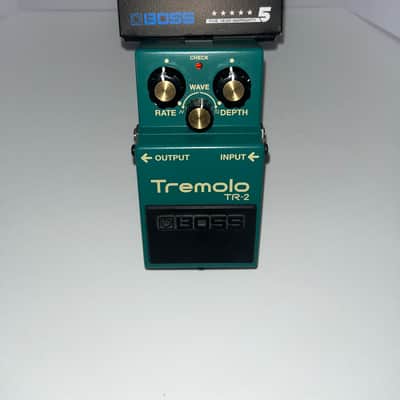 Boss TR-2 Tremolo (Silver Label) 1997 - Present - Green image 2