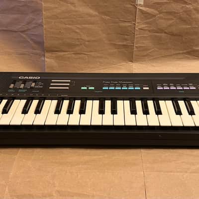 Casio Casiotone MT-110 1980s - Black 49key Keyboard compact synth piano Excellent Condition with Users Manual booklet image 2