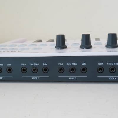 Arturia Keystep Pro Midi Controller/Sequencer Keyboard White image 8