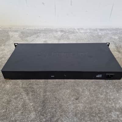 D-Link DGS-1224T - 24-Port Gigabit Smart Switch - Good image 9