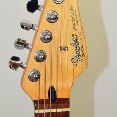 1994 Fender Standard Stratocaster Electric Guitar, Rosewood Fingerboard, 3-Color Sunburst image 11