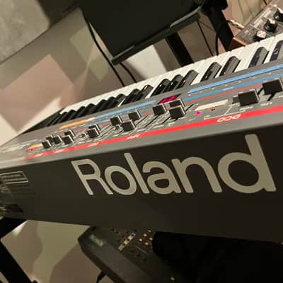 Roland Juno-106 61-Key Programmable Polyphonic Synthesizer 1984 - 1985 - Black image 2