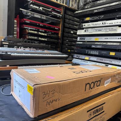 Nord Electro 7 61-Key with GB61 Gig Bag Digital Stage Piano Keyboard in box //ARMENS// image 5