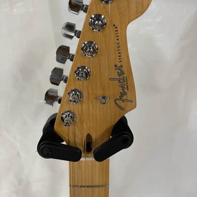 Fender American Standard Stratocaster with Maple Fretboard 2013 - Black image 3