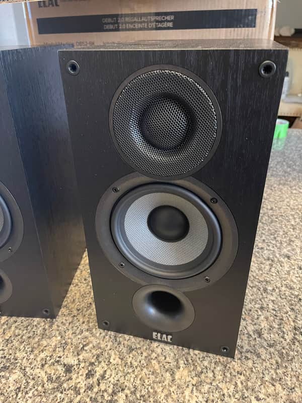 Elac Debut 2.0 B5.2 Bookshelf Speaker (Pair) 2020s - Black image 1