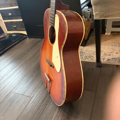 Silvertone 319 1960 - Sunburst image 2