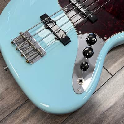 Fender Vintera '60s Jazz Bass with Pau Ferro Fretboard 2019 - Daphne Blue image 2