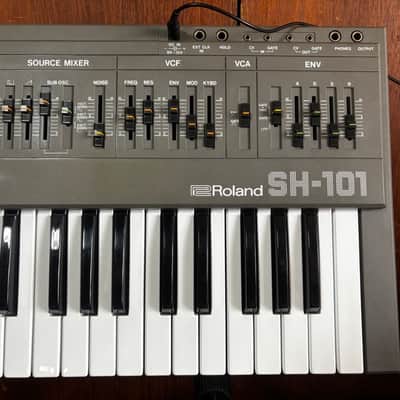 Roland SH-101 monophonic bass synthesizer w/ power supply image 3