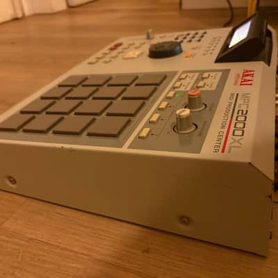 Akai MPC2000XL original manual 8 outs CF cards reader max ram image 12