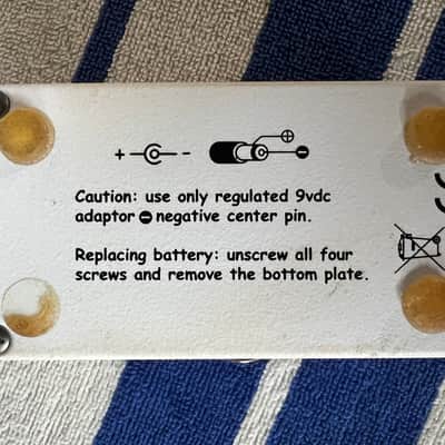Xotic RC Booster True Bypass Clean Boost 2000's - White image 3