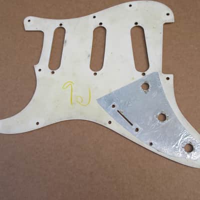 Original Vintage 1972 Fender Stratocaster Strat 3 Ply Pickguard image 6