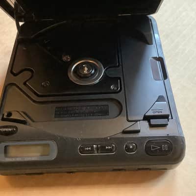Sony Vintage 90’s Sony DiscMan D-11 Portable CD Player D 11 SONY made in Japan Class 1 image 7