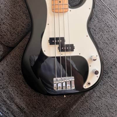 Fender Player Precision Bass with Maple Fretboard 2020 MiM - Black image 8